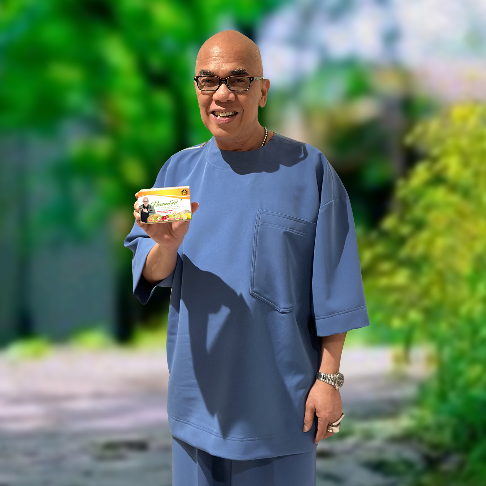 Boy Abunda holding KleenenFit